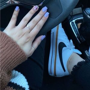 Women’s (7) Nike Court Legacy Next Nature